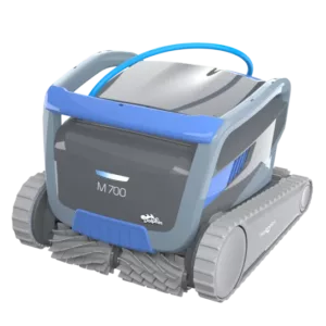 Dolphin M700 IOT Always Connected zwembadrobot met app-bediening, filterindicator en caddy.